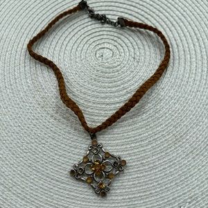 90s, Y2K choker braided detail